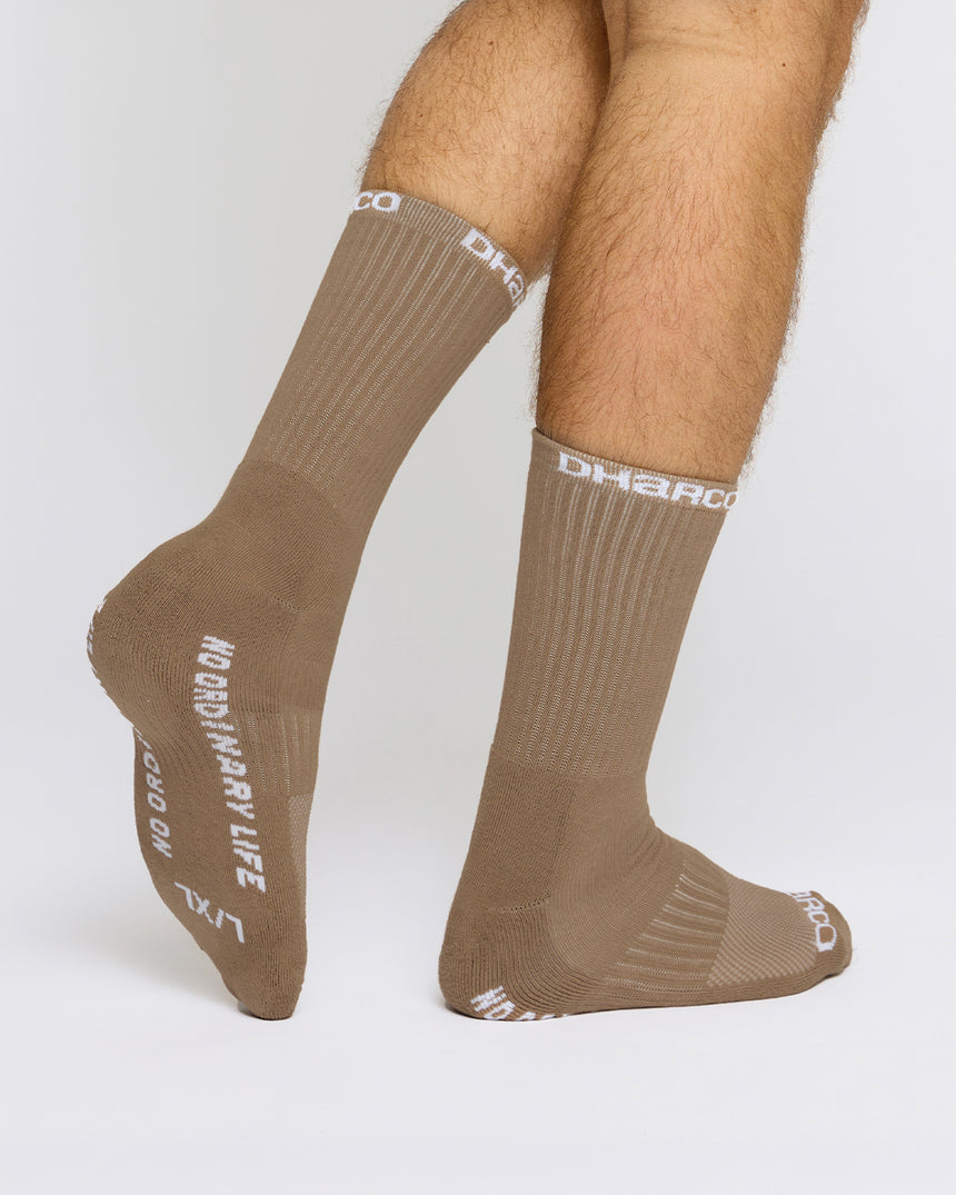 3 Pack: Black, White, Dust | Crew Socks